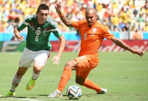Hector-Herrera-Mexico-Nigel-Jong_LRZIMA20140629_0010_4